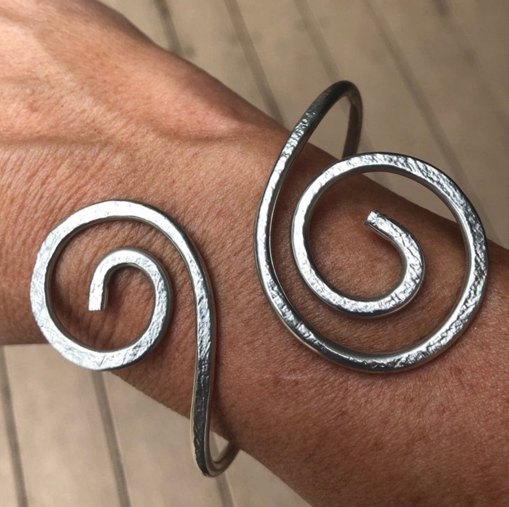 Silver Textured Swirl Bracelet - Picture 1 of 2